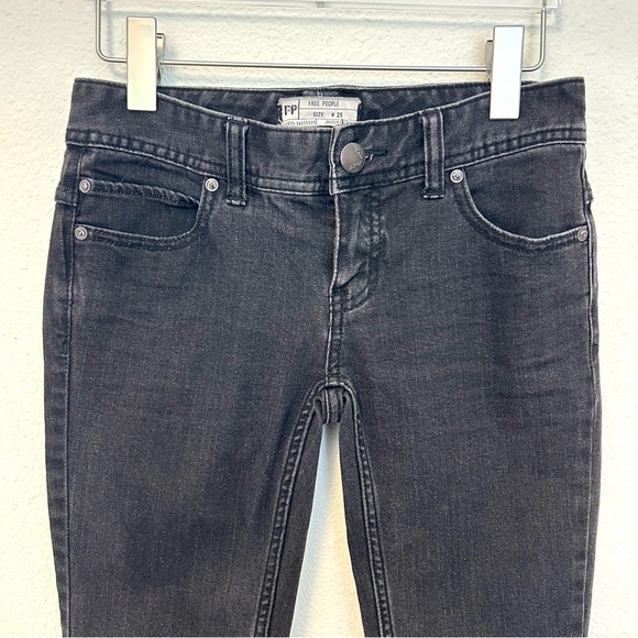 Free People Black Denim Jeans Pants Bella Swan Destroyed Hem Black Size 25 - Picture 2 of 13